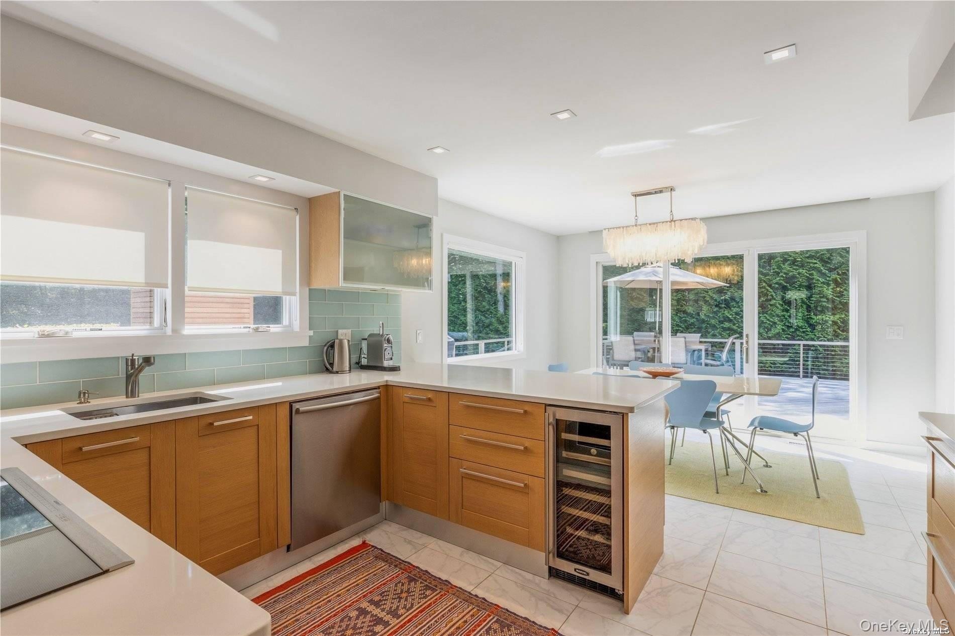 19 Woodland Way, Quogue, NY 11959