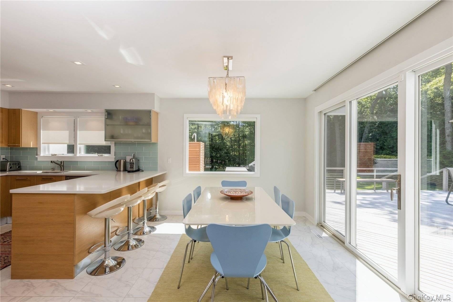 19 Woodland Way, Quogue, NY 11959