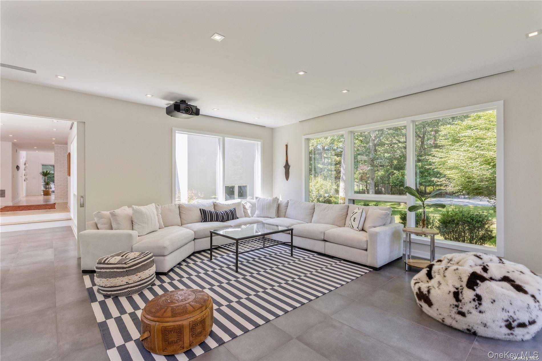 19 Woodland Way, Quogue, NY 11959