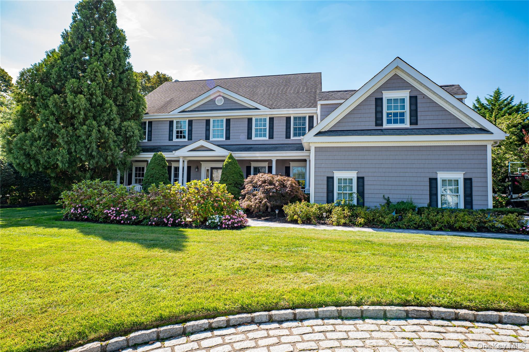 2 True Harbour Way, West Islip, NY 11795