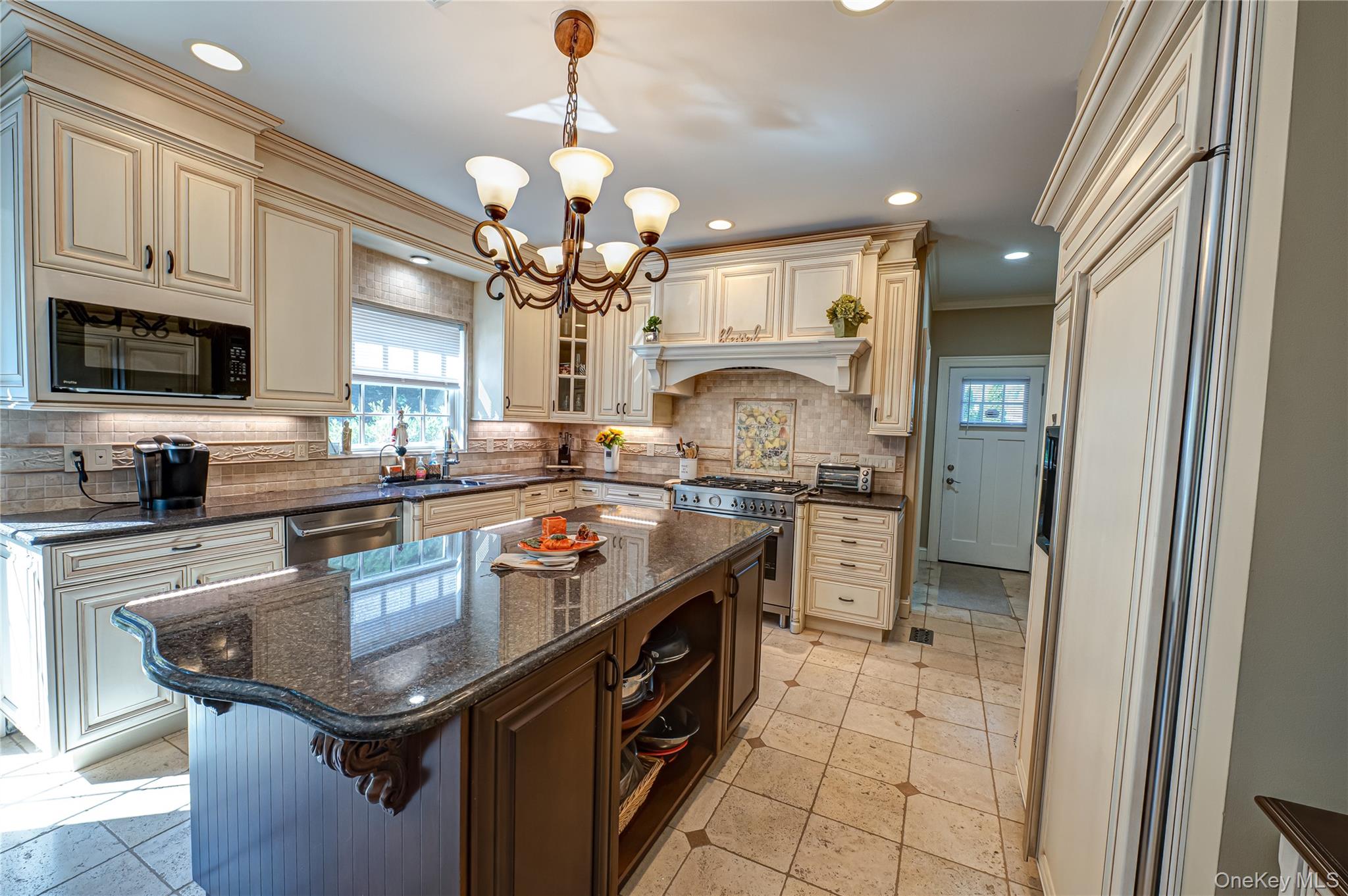 2 True Harbour Way, West Islip, NY 11795