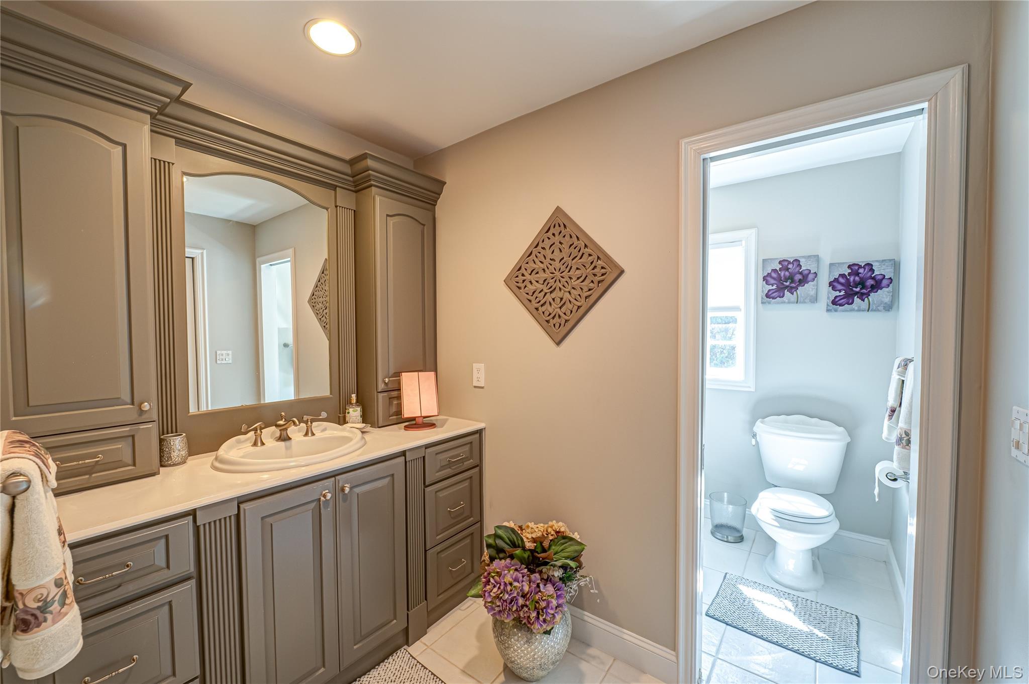 2 True Harbour Way, West Islip, NY 11795