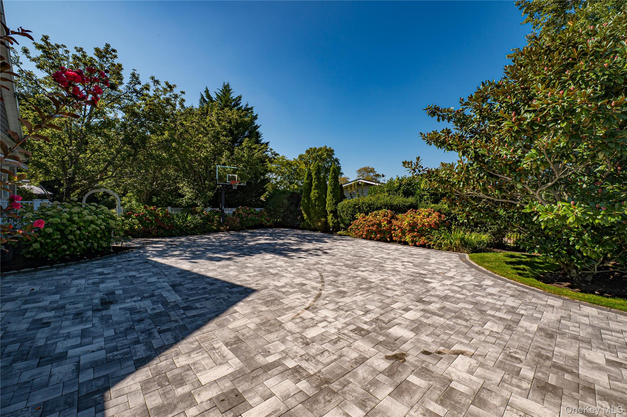 2 True Harbour Way, West Islip, NY 11795