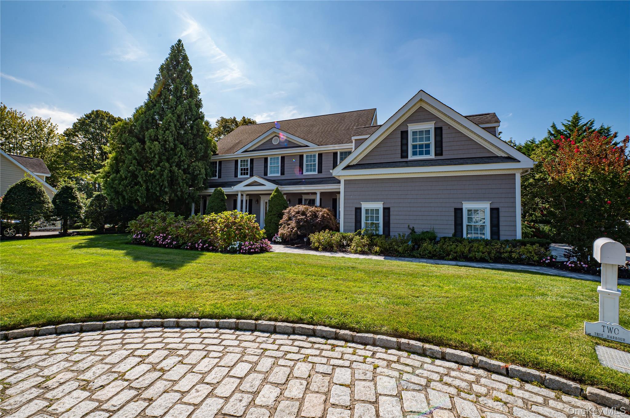 2 True Harbour Way, West Islip, NY 11795