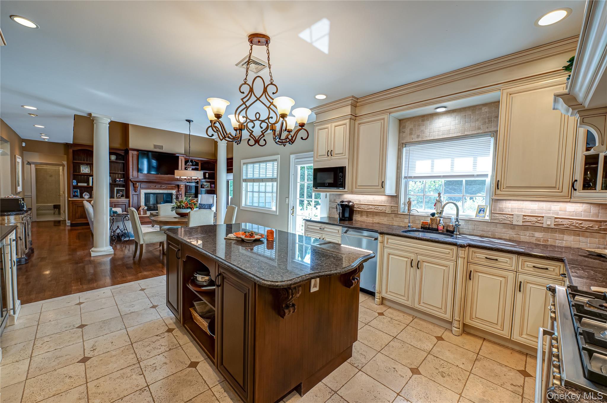 2 True Harbour Way, West Islip, NY 11795