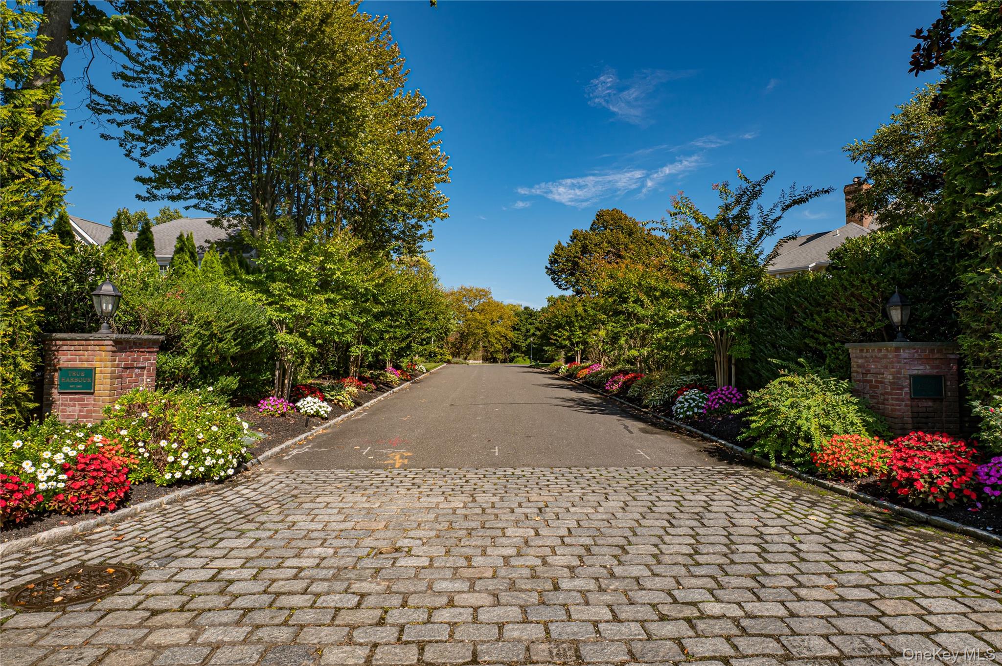 2 True Harbour Way, West Islip, NY 11795