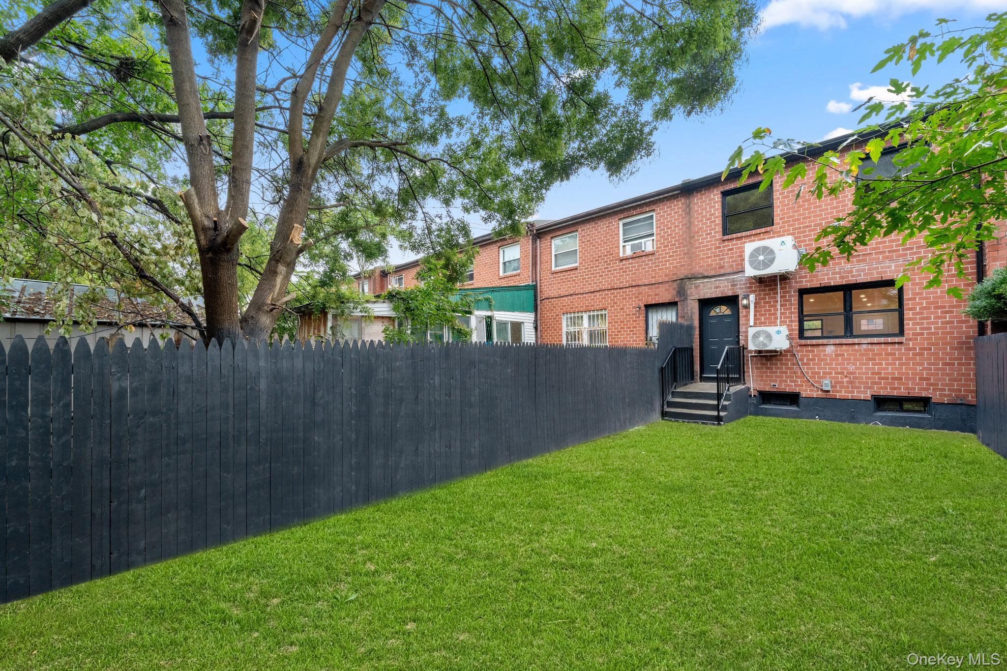 671 Saratoga Avenue, Brooklyn, NY 11212