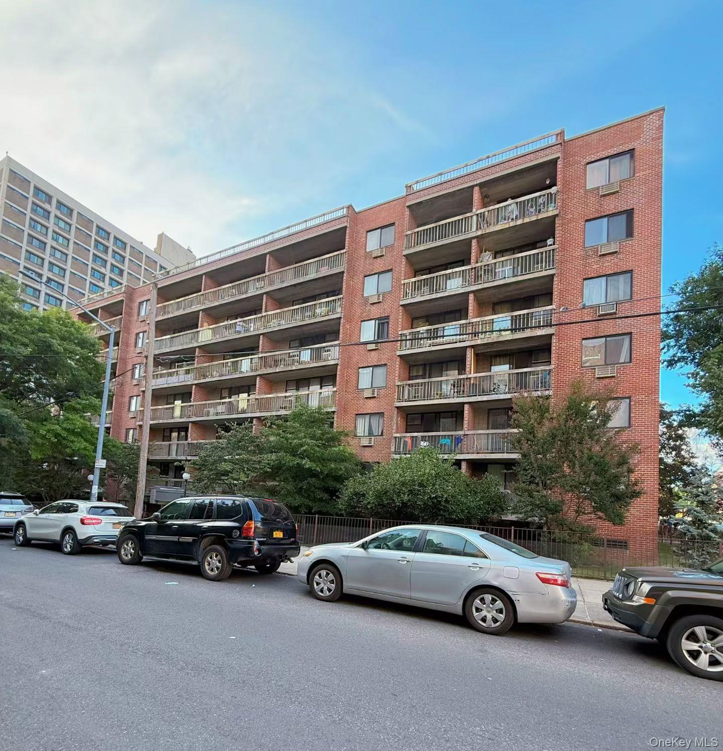 13777 45 Avenue # 4H, Flushing, NY 11355