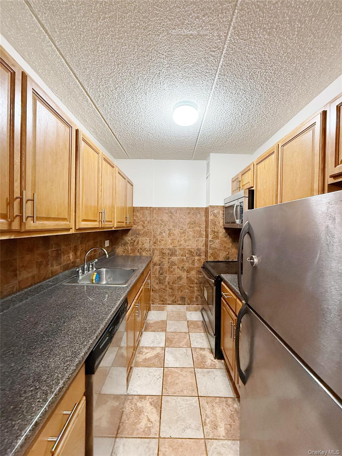 13777 45 Avenue # 4H, Flushing, NY 11355