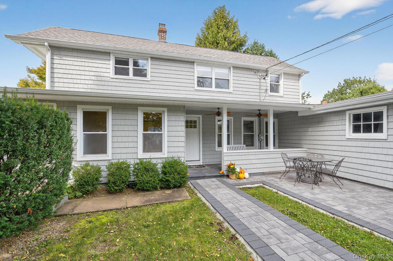 20 Locust Place, Locust Valley, NY 11560