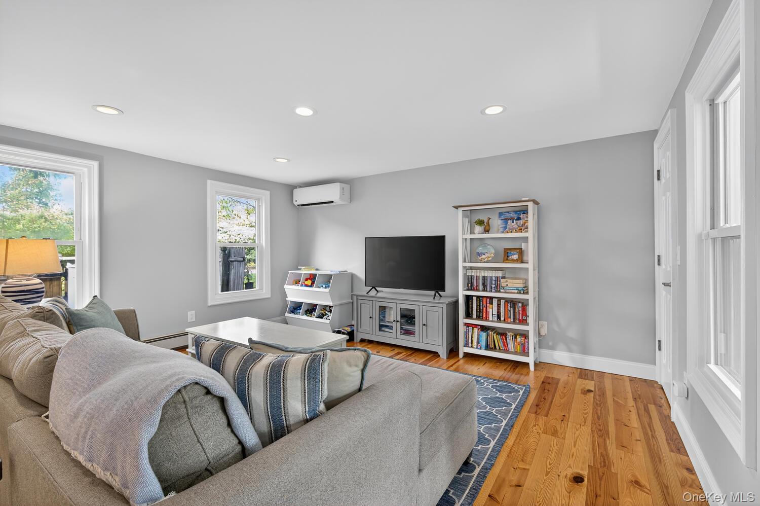 20 Locust Place, Locust Valley, NY 11560