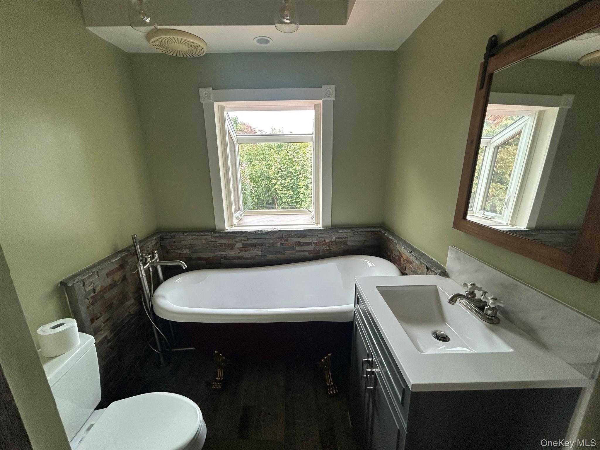 140 E Marie Street, Hicksville, NY 11801