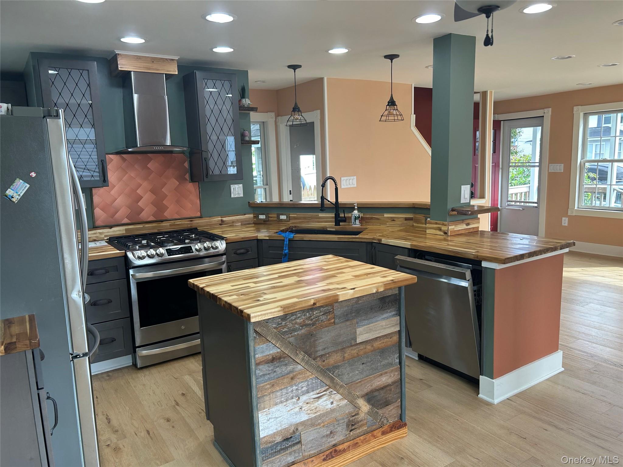 140 E Marie Street, Hicksville, NY 11801