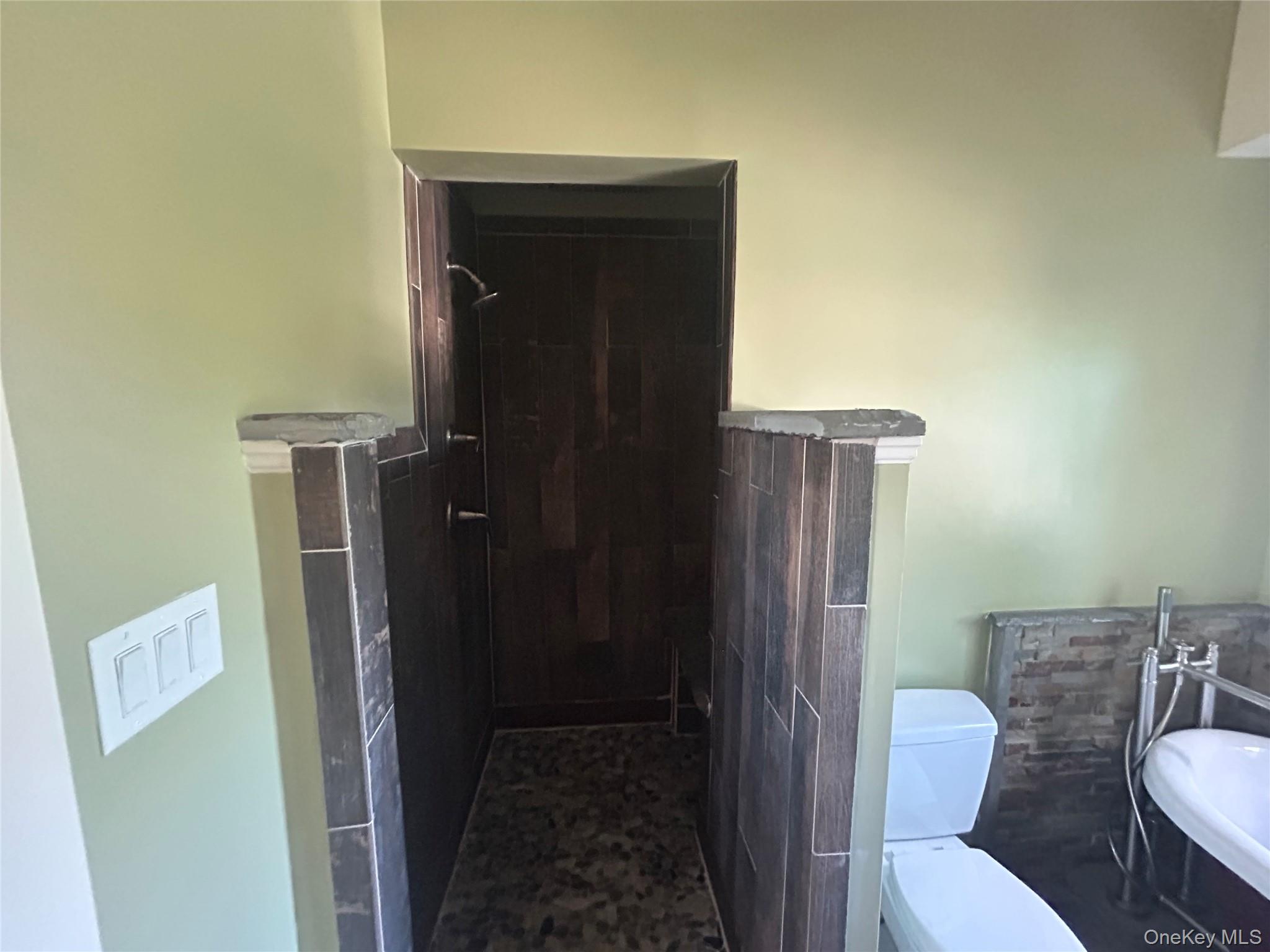 140 E Marie Street, Hicksville, NY 11801