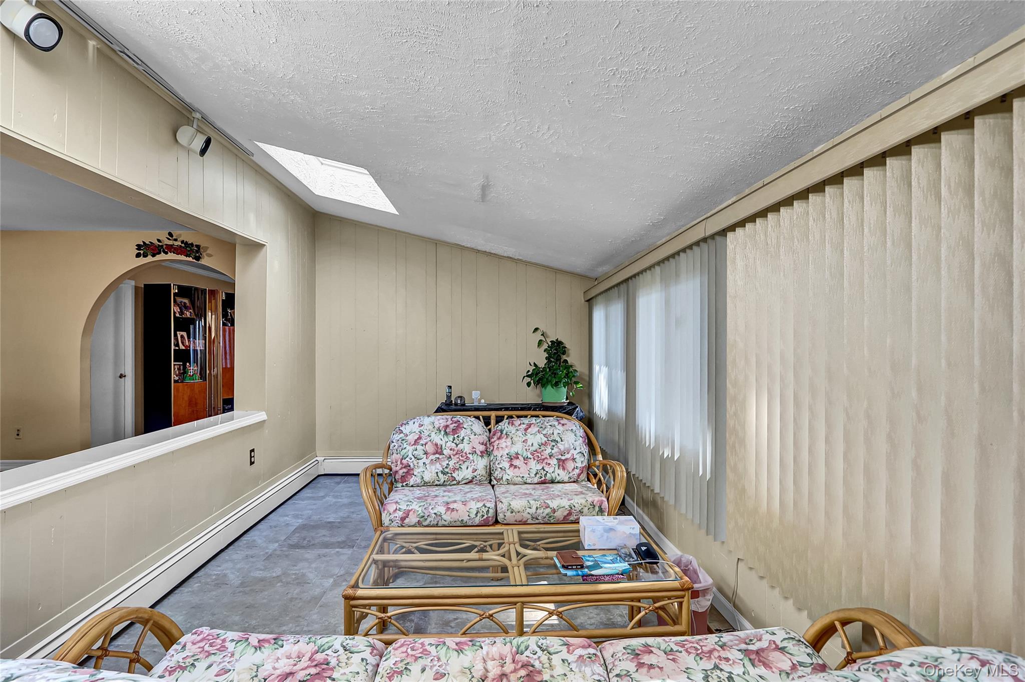 29 Walnut Lane, Hicksville, NY 11801