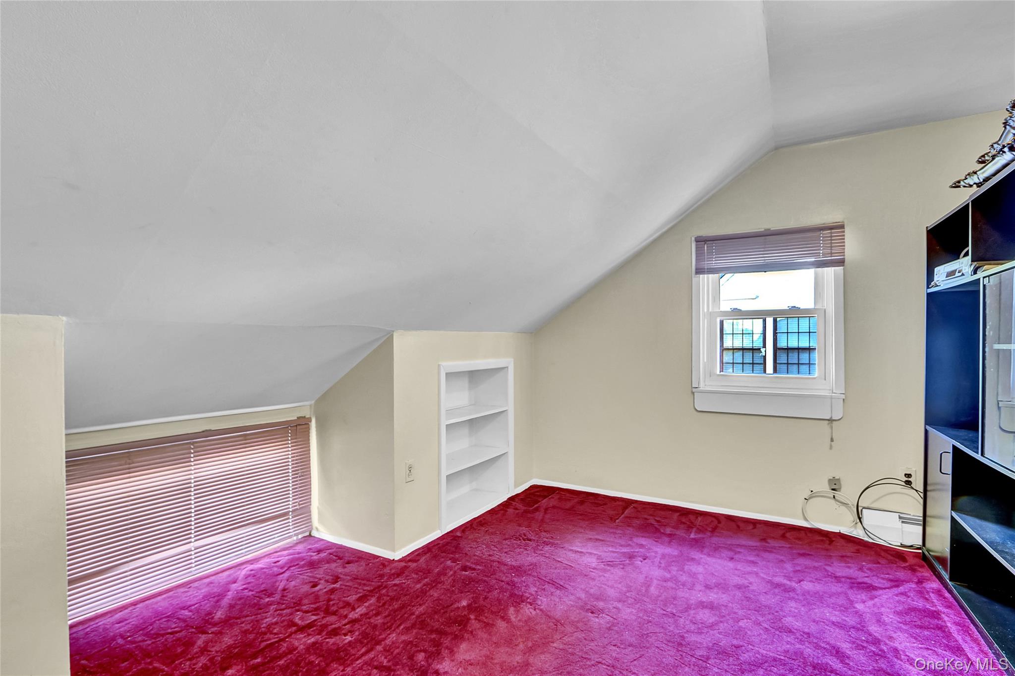 29 Walnut Lane, Hicksville, NY 11801