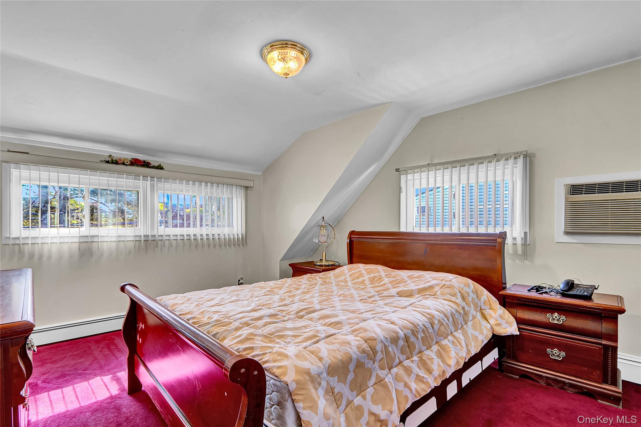 29 Walnut Lane, Hicksville, NY 11801