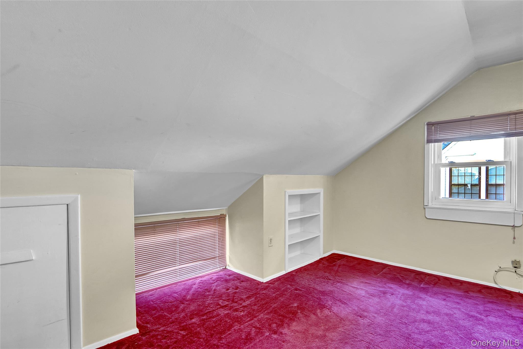 29 Walnut Lane, Hicksville, NY 11801