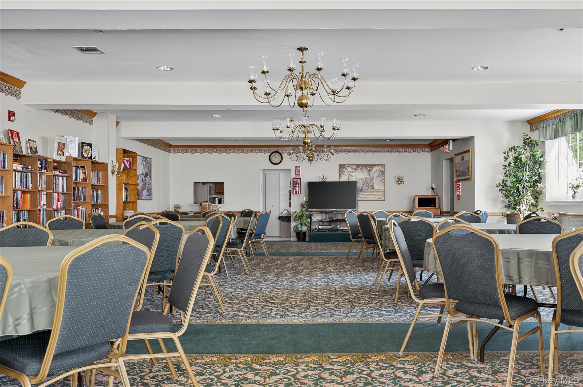 54 School Street # 315, Westbury, NY 11590