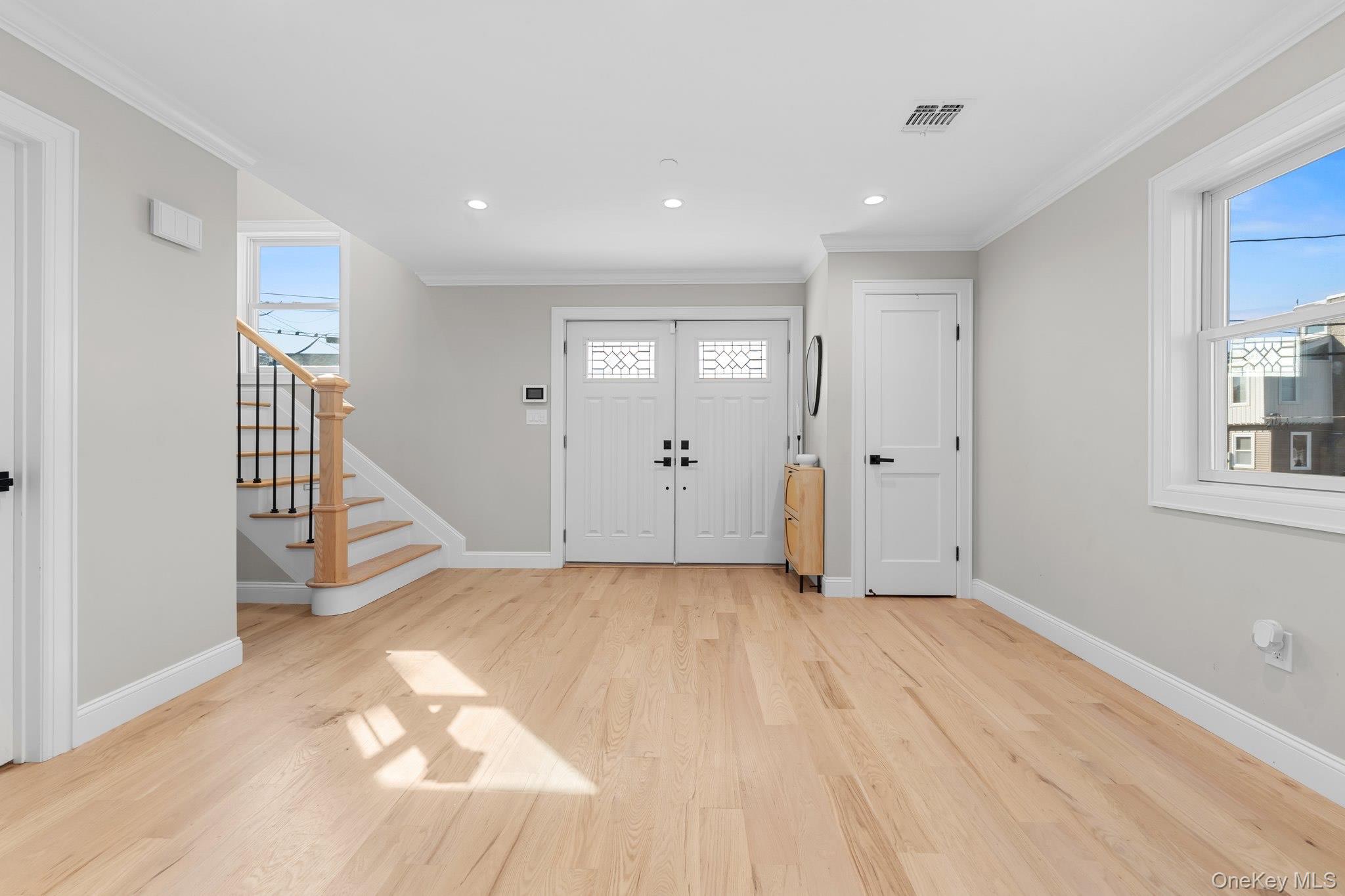 914 Arctic Street, Lindenhurst, NY 11757