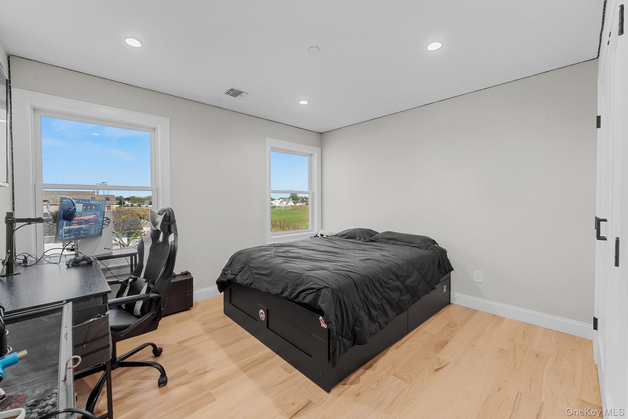 914 Arctic Street, Lindenhurst, NY 11757