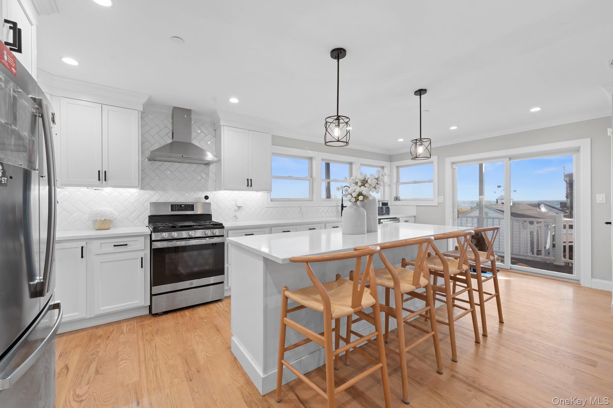 914 Arctic Street, Lindenhurst, NY 11757