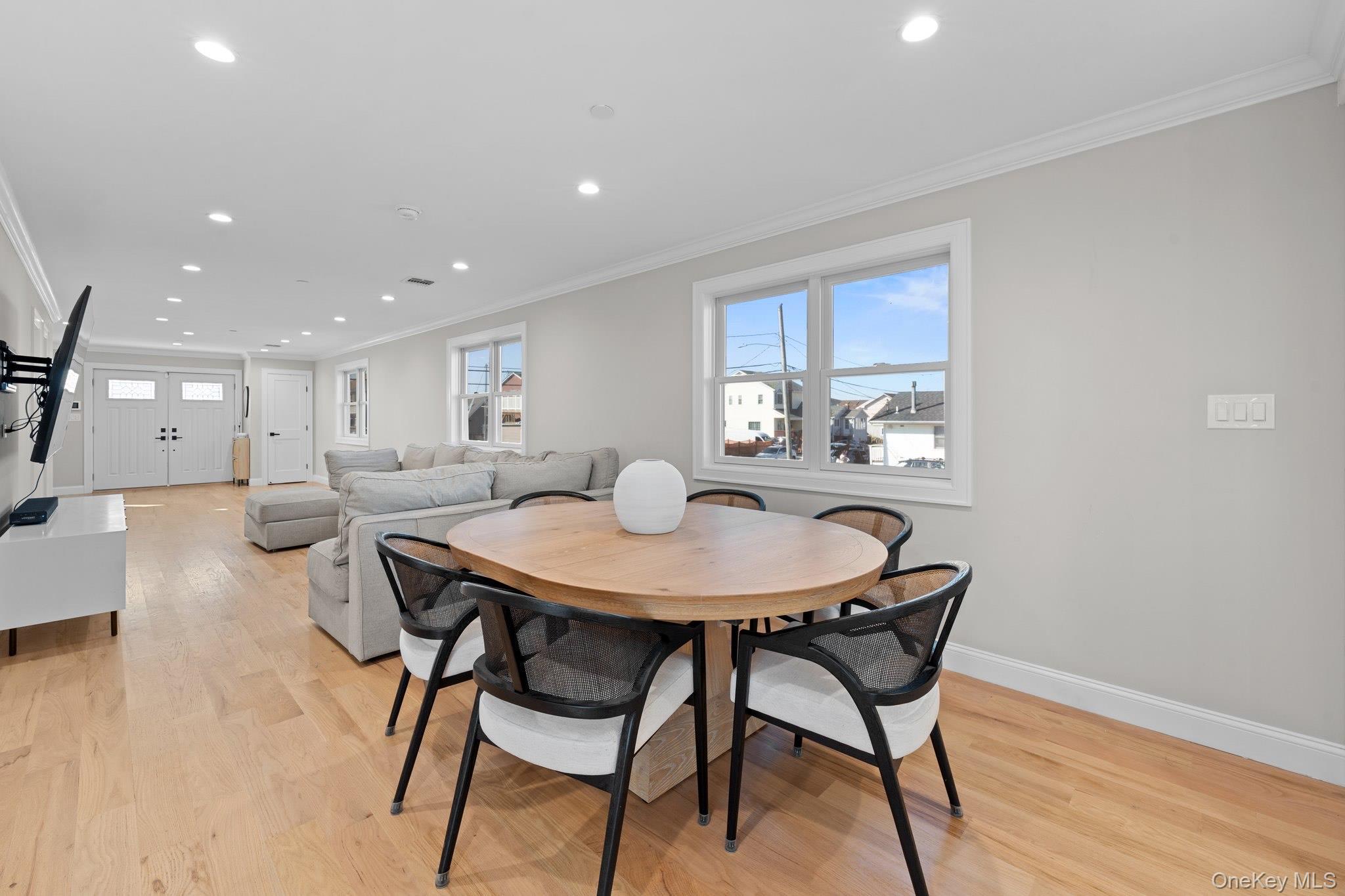 914 Arctic Street, Lindenhurst, NY 11757