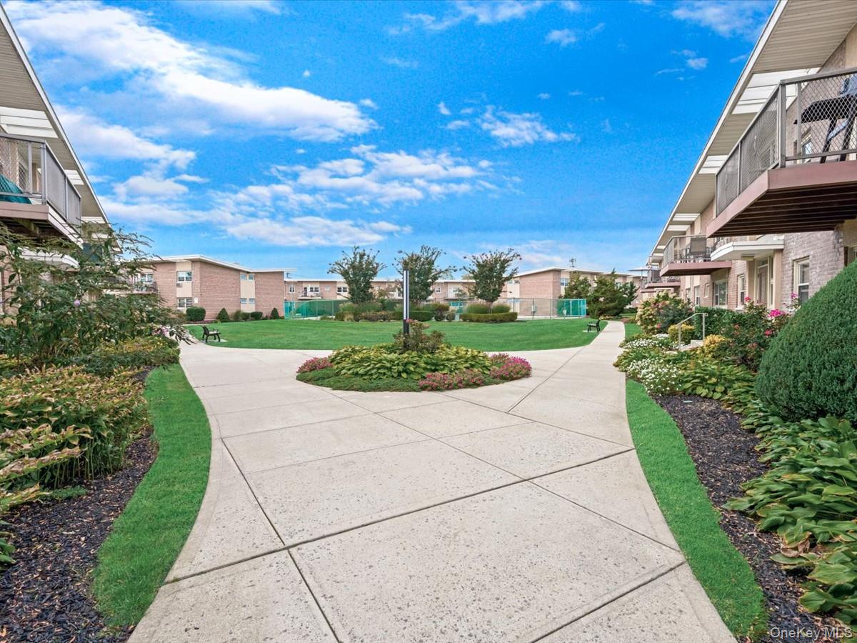 4 Rose Street # 6 -2A, Oceanside, NY 11572