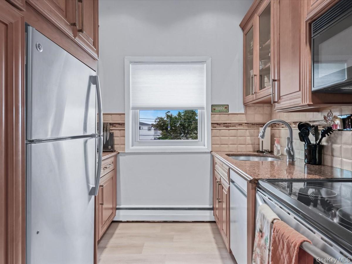 4 Rose Street # 6 -2A, Oceanside, NY 11572