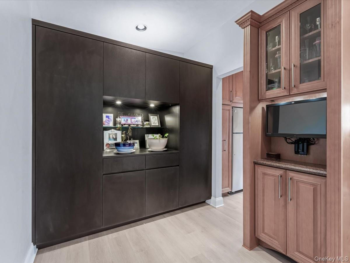 4 Rose Street # 6 -2A, Oceanside, NY 11572