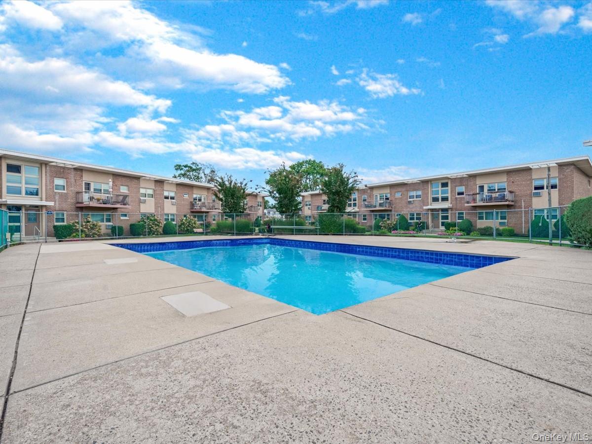 4 Rose Street # 6 -2A, Oceanside, NY 11572