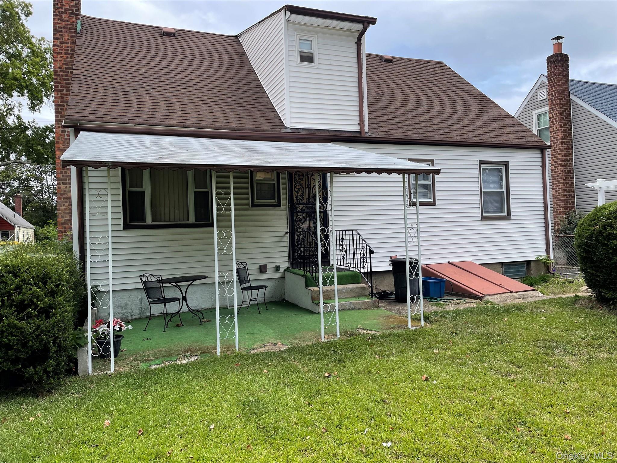 88 Acacia Avenue, Hempstead, NY 11550