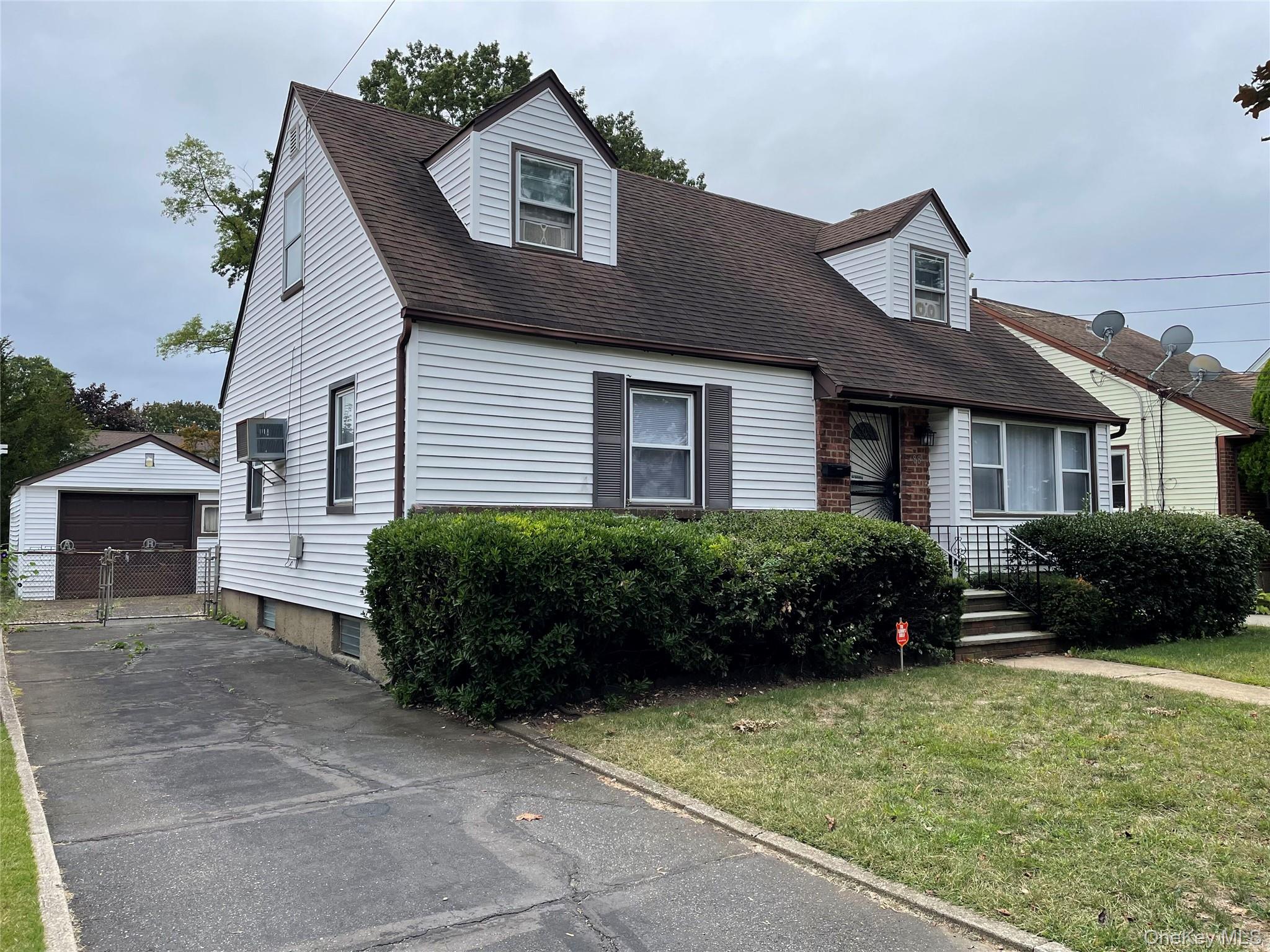 88 Acacia Avenue, Hempstead, NY 11550