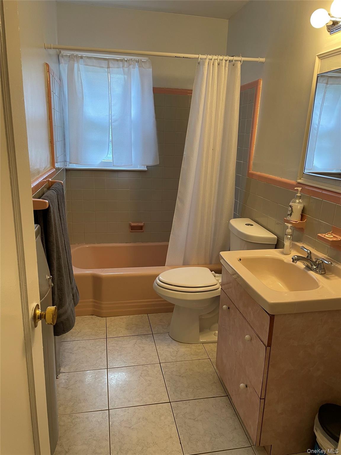 88 Acacia Avenue, Hempstead, NY 11550