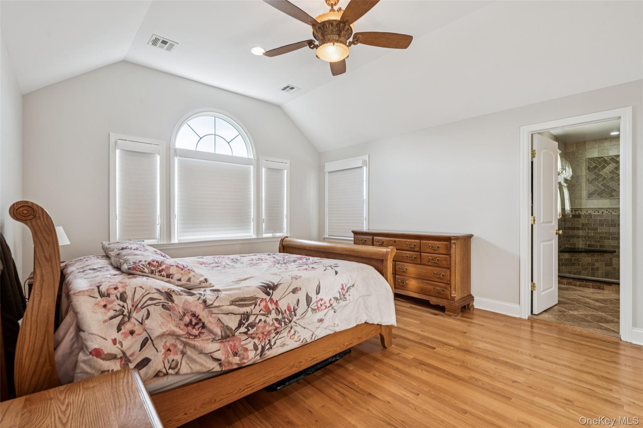 470 Argyle Road, Mineola, NY 11501