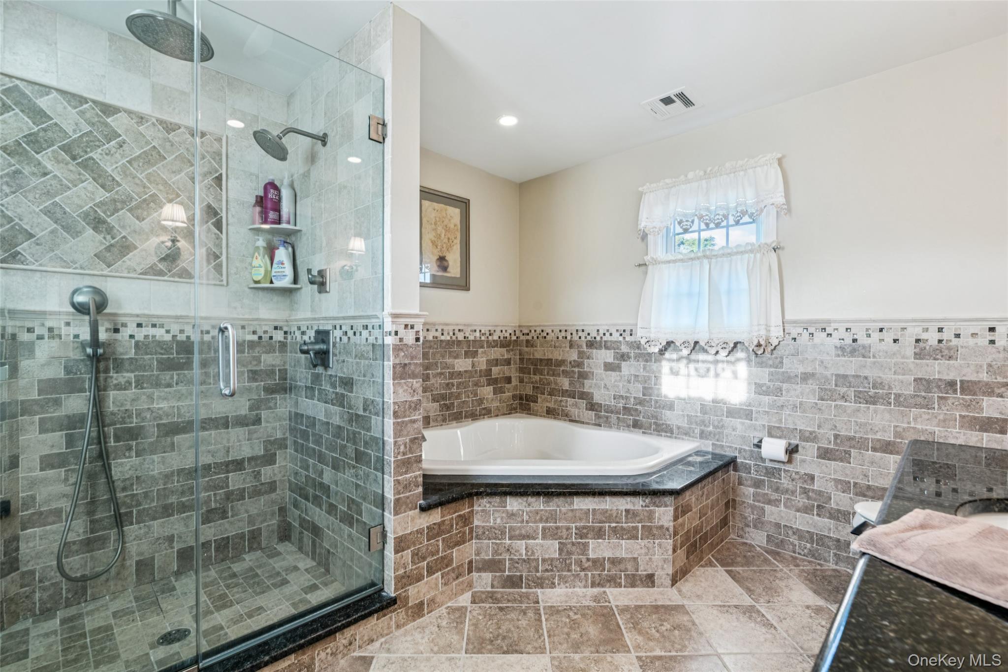 470 Argyle Road, Mineola, NY 11501