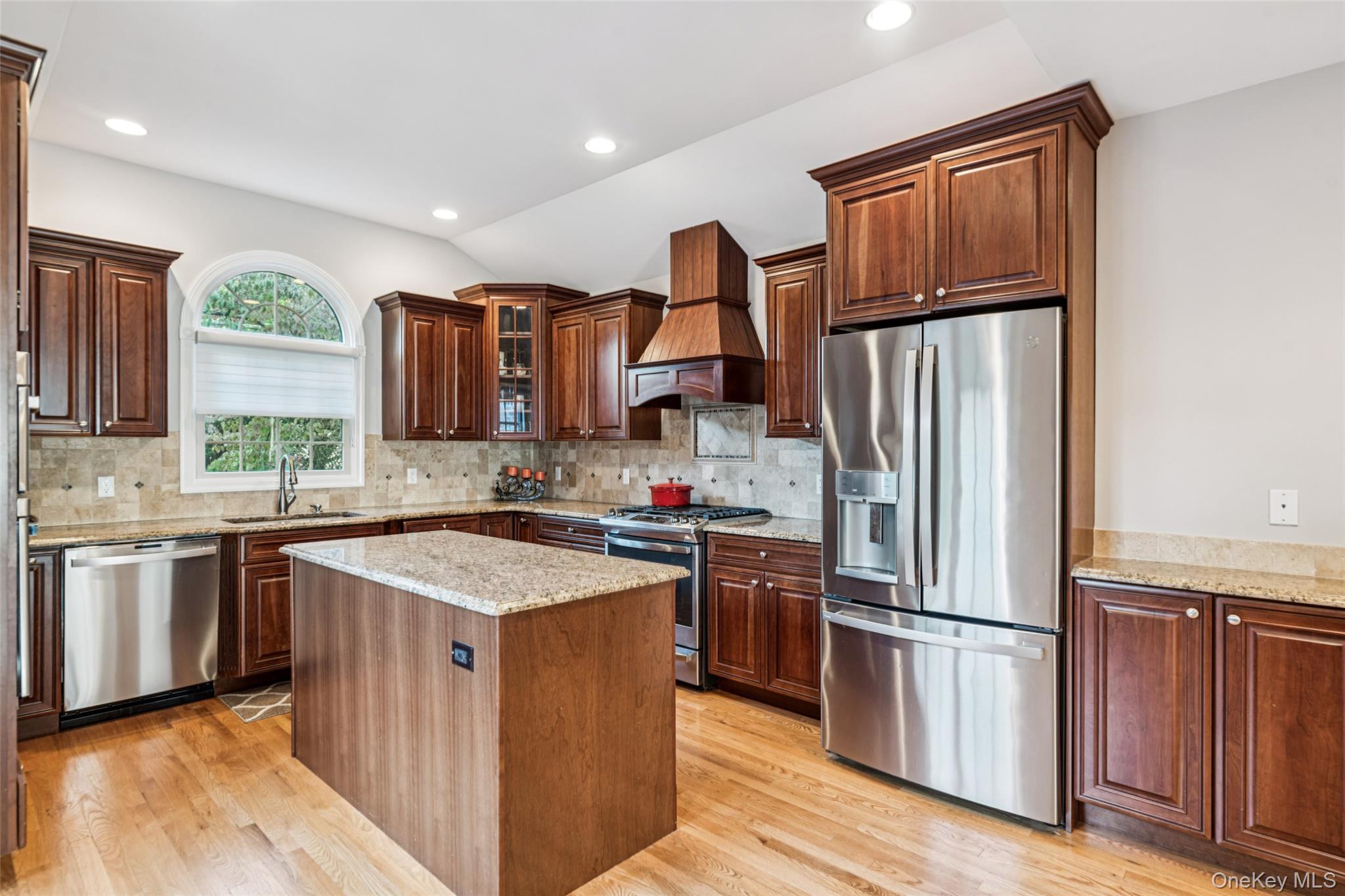 470 Argyle Road, Mineola, NY 11501