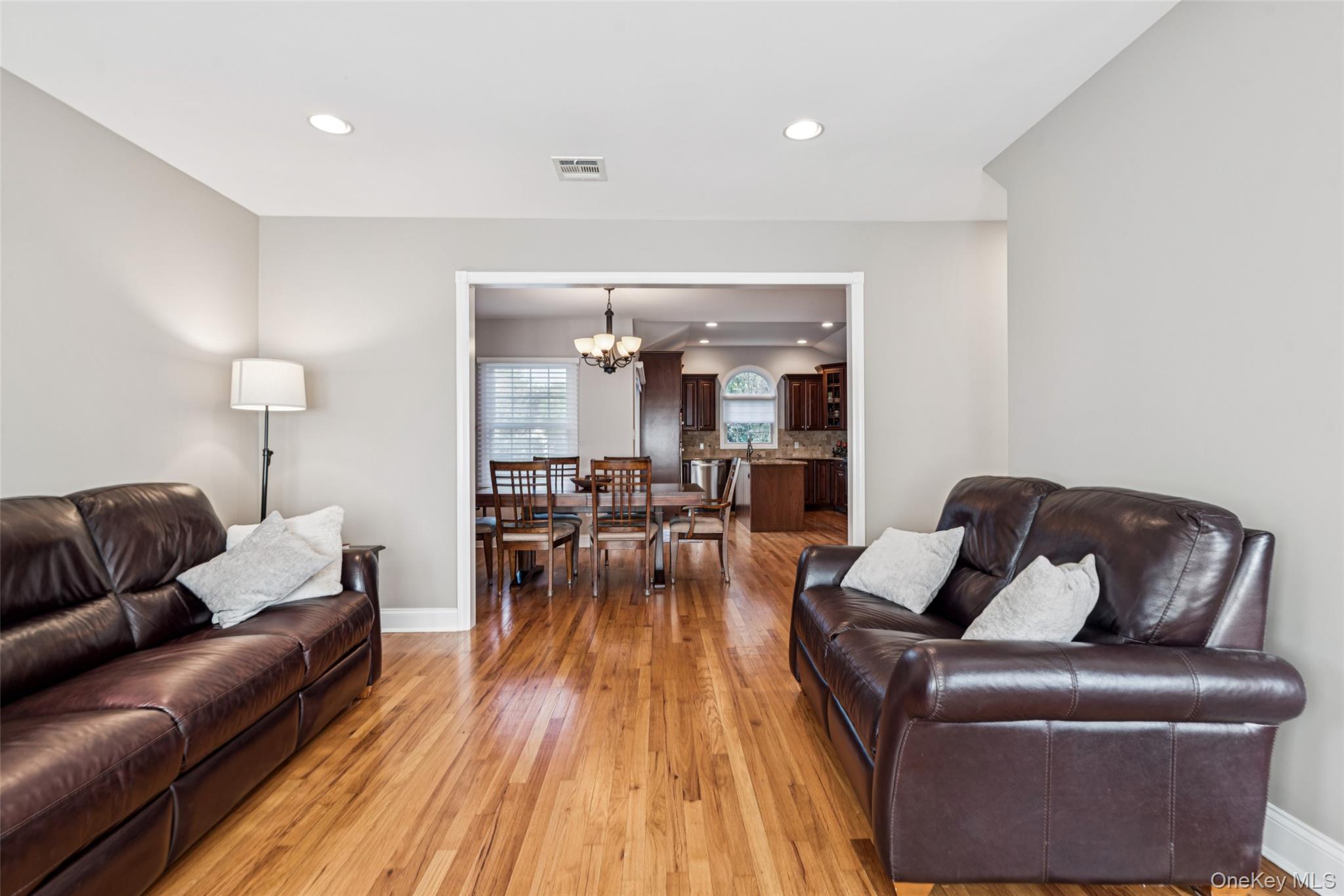 470 Argyle Road, Mineola, NY 11501