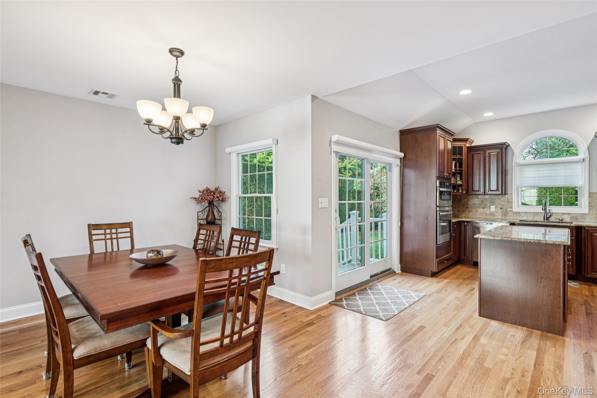 470 Argyle Road, Mineola, NY 11501