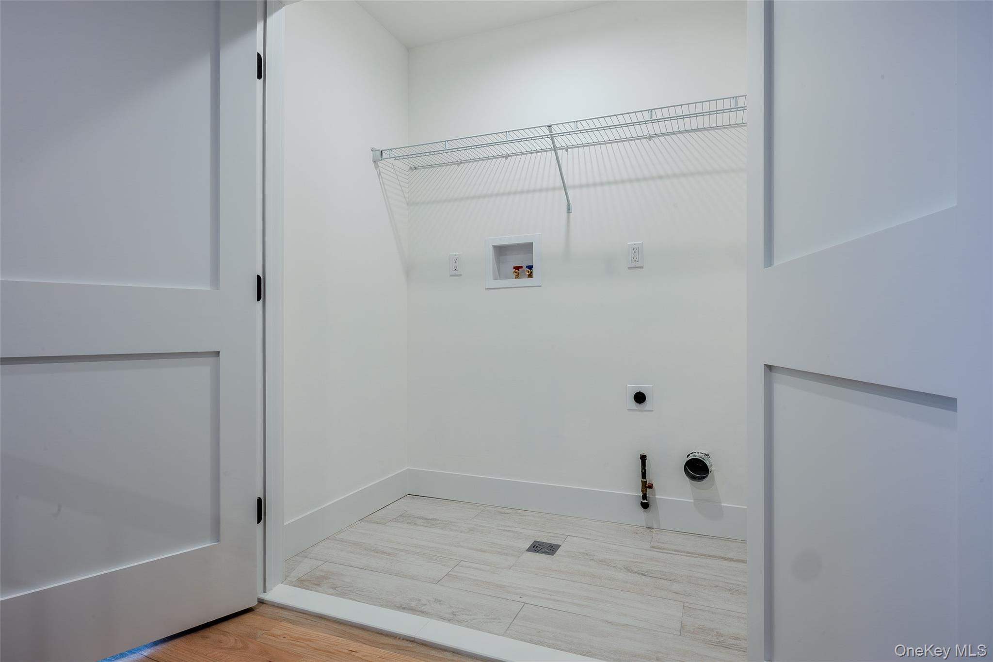 2500 1st Avenue, East Meadow, NY 11554