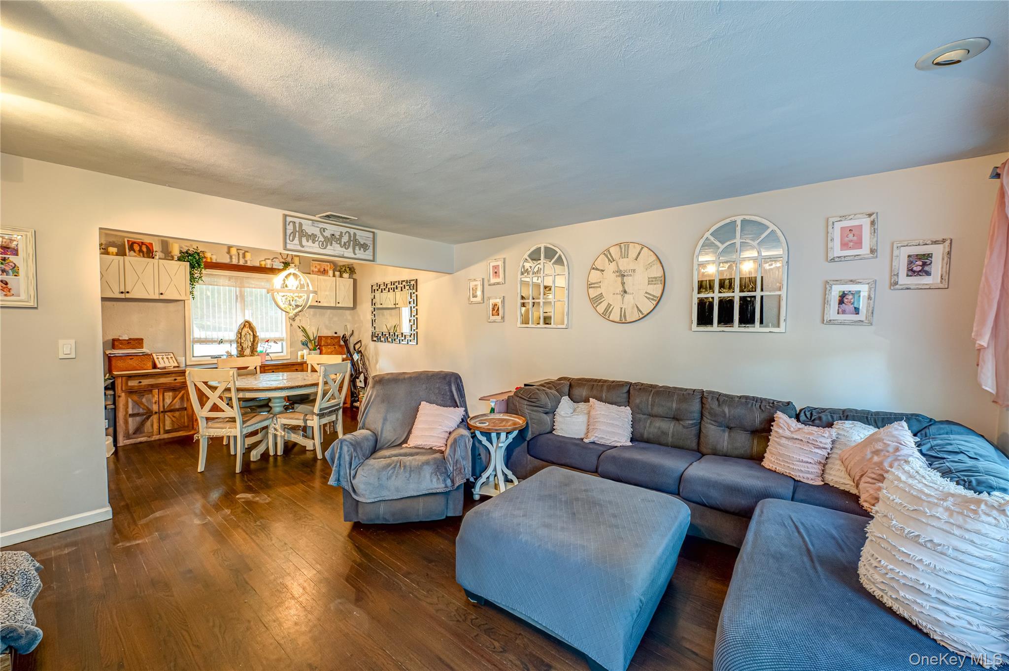 118 West 6th Street West 6th Street, West Islip, NY 11795