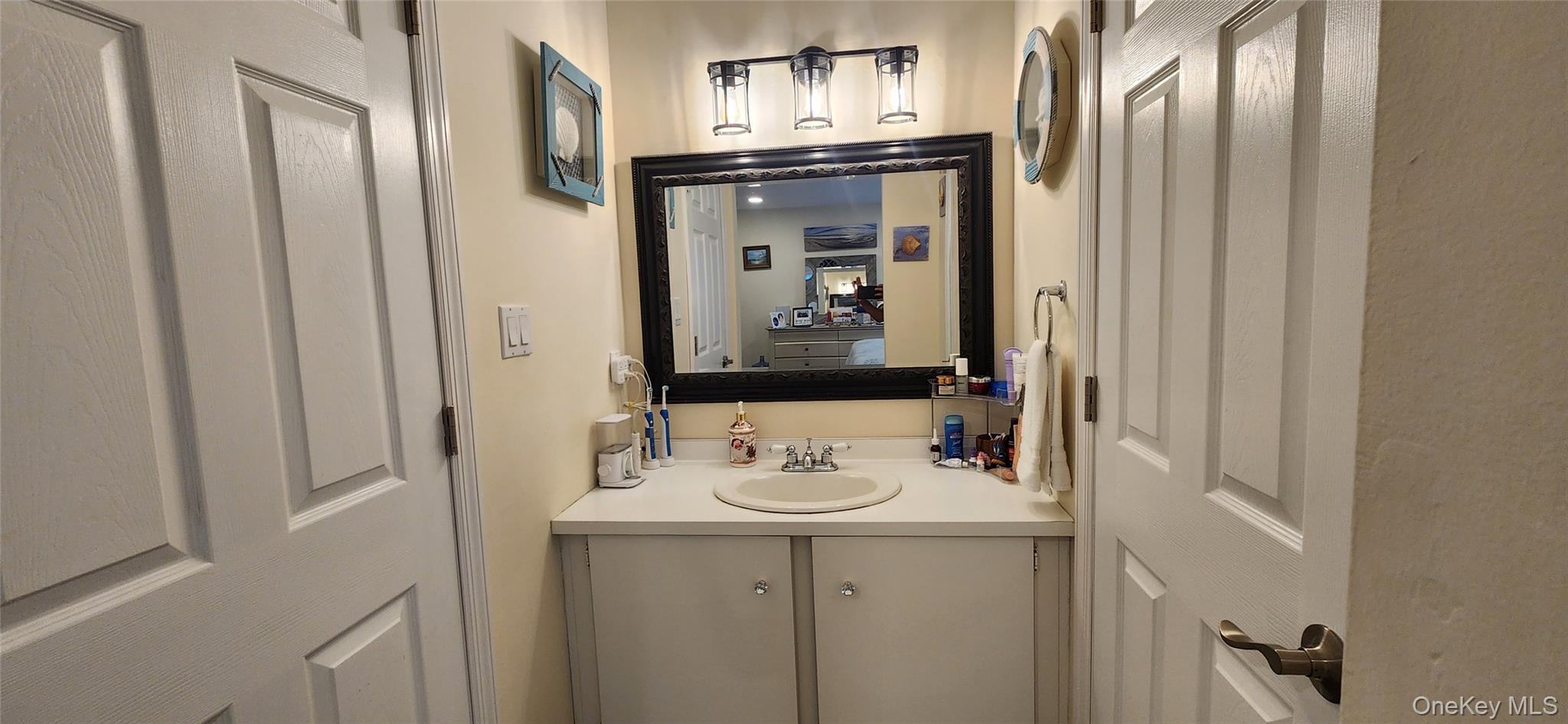 2 Kingston Drive, Ridge, NY 11961