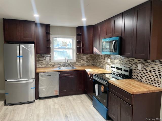 Central Islip, NY 11722