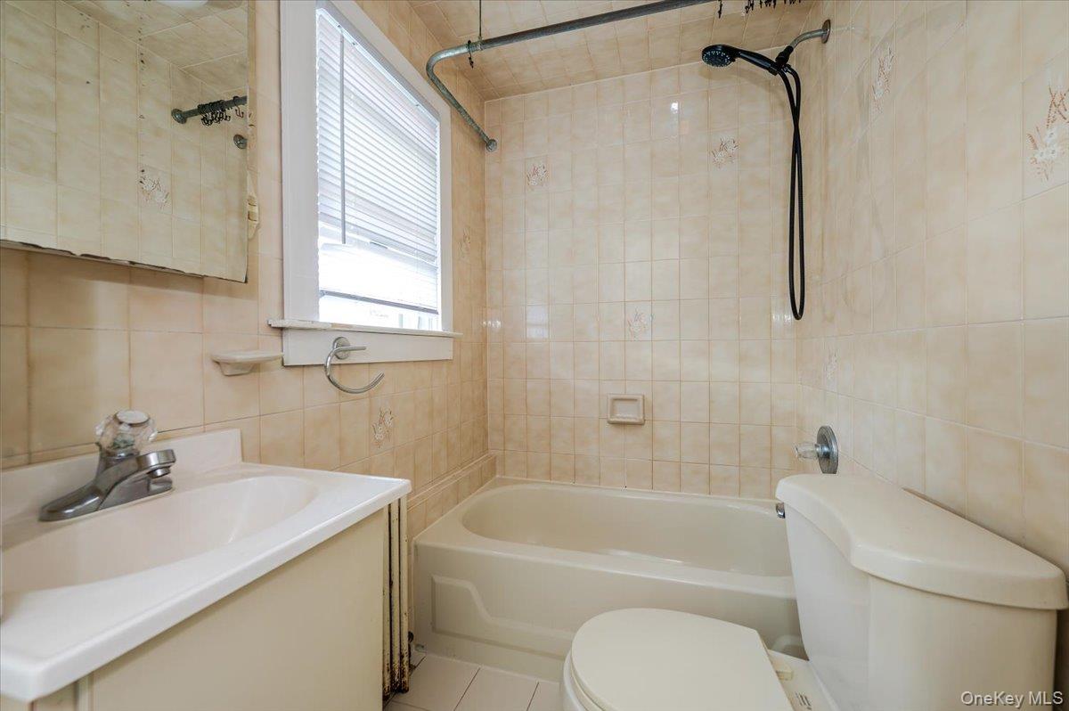 542 May Street, South Hempstead, NY 11550