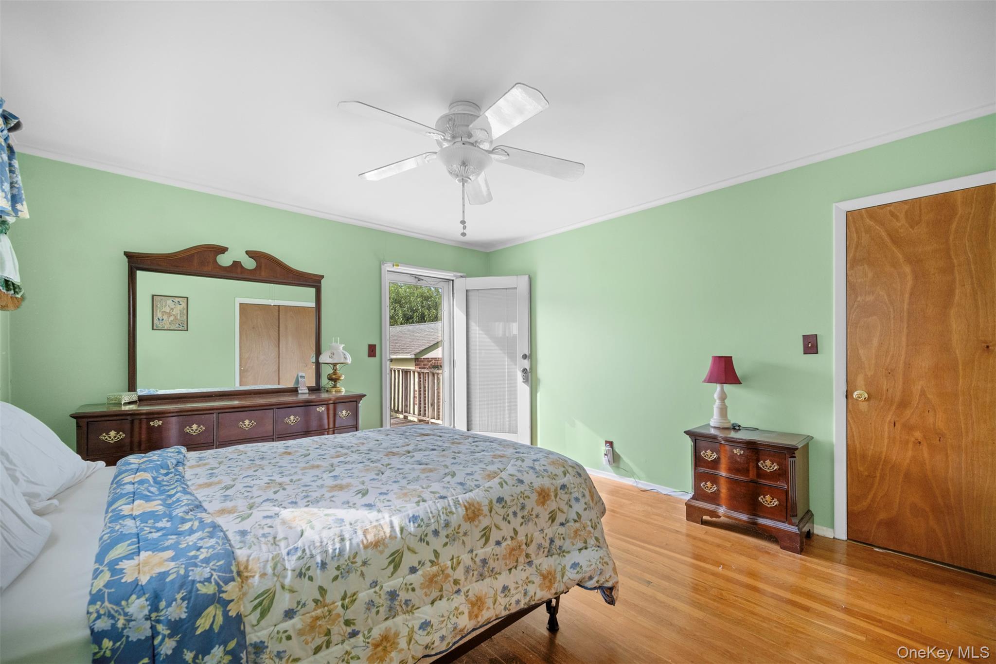 504 6th Avenue, New Hyde Park, NY 11040