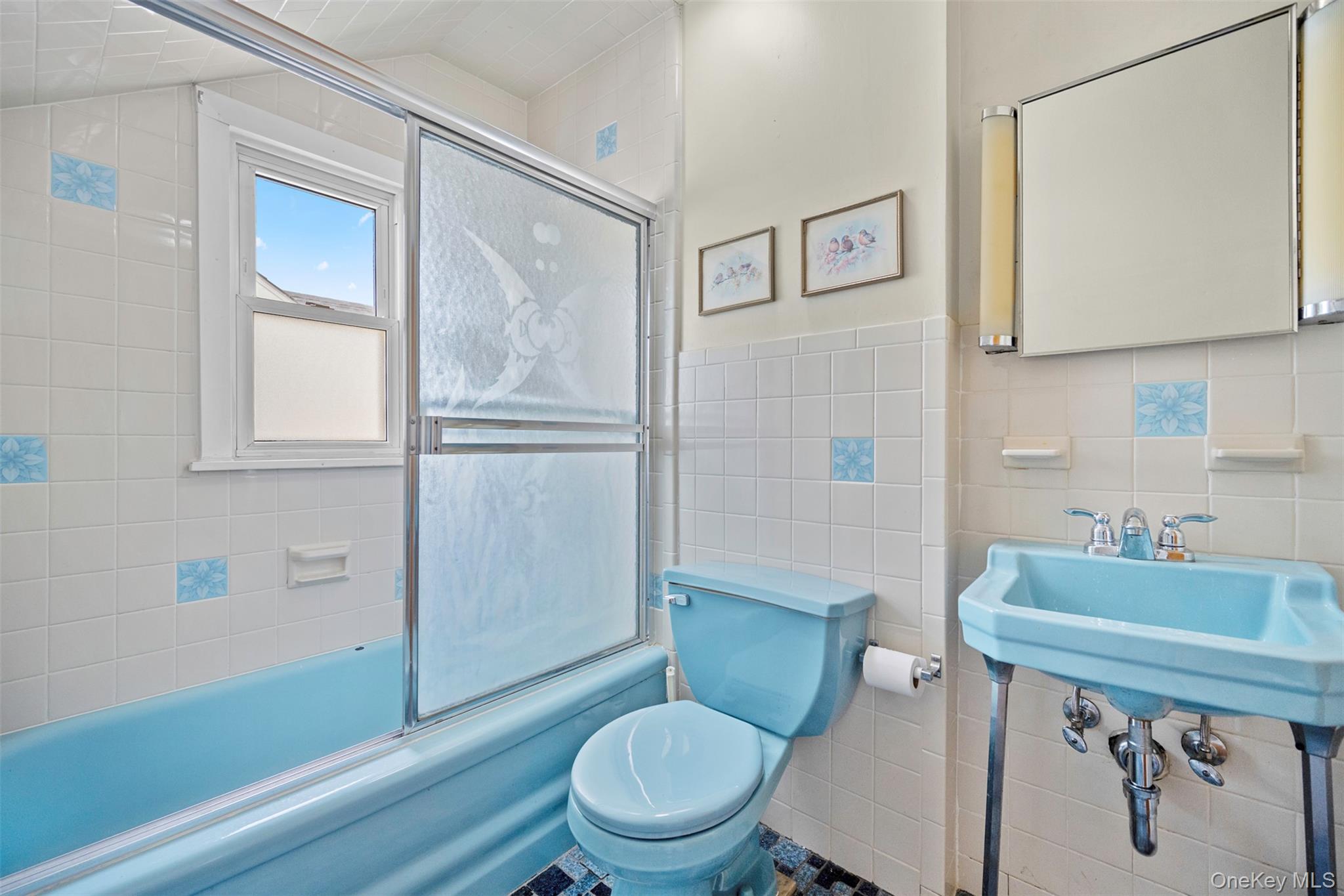 504 6th Avenue, New Hyde Park, NY 11040