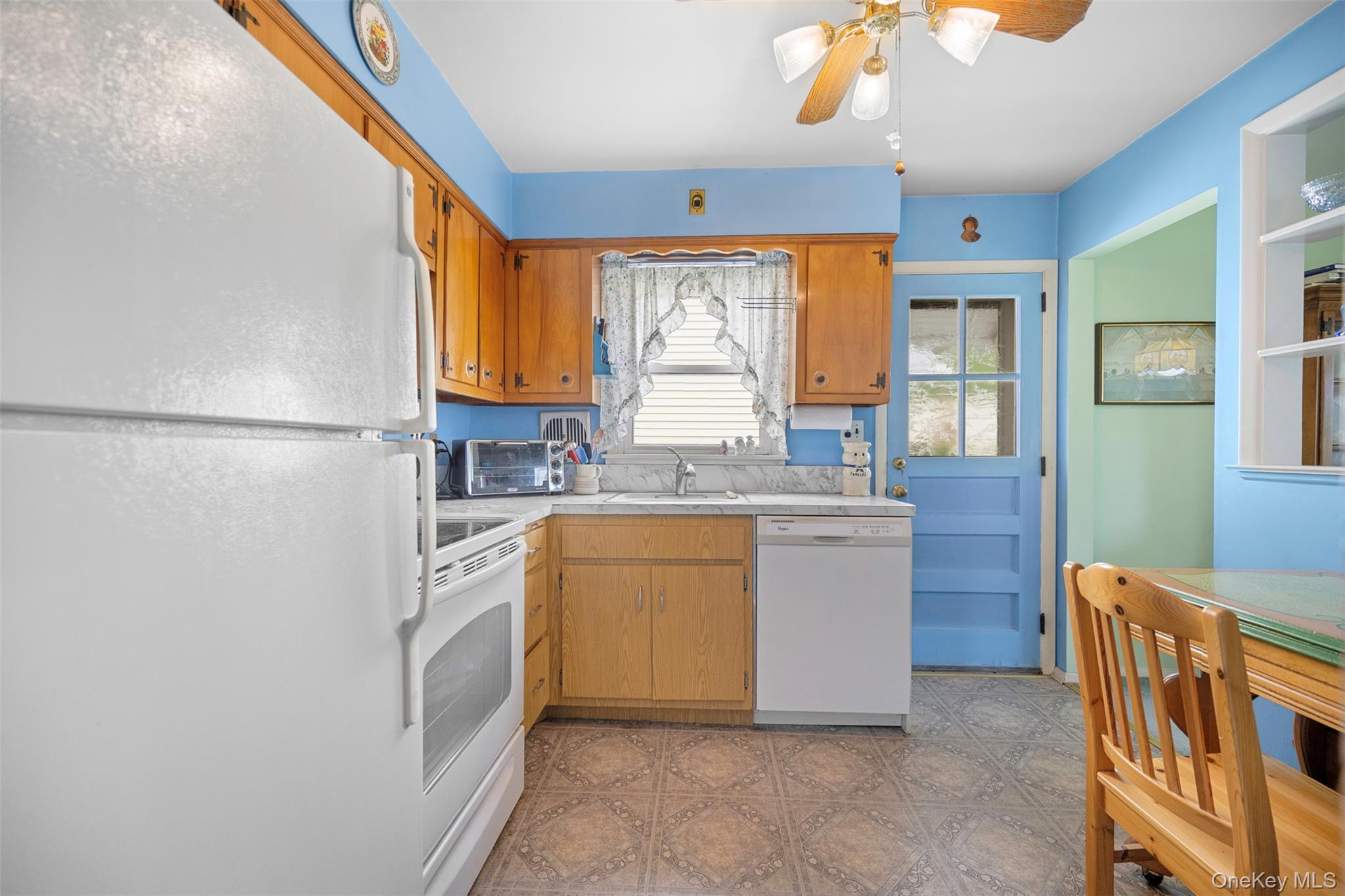 504 6th Avenue, New Hyde Park, NY 11040