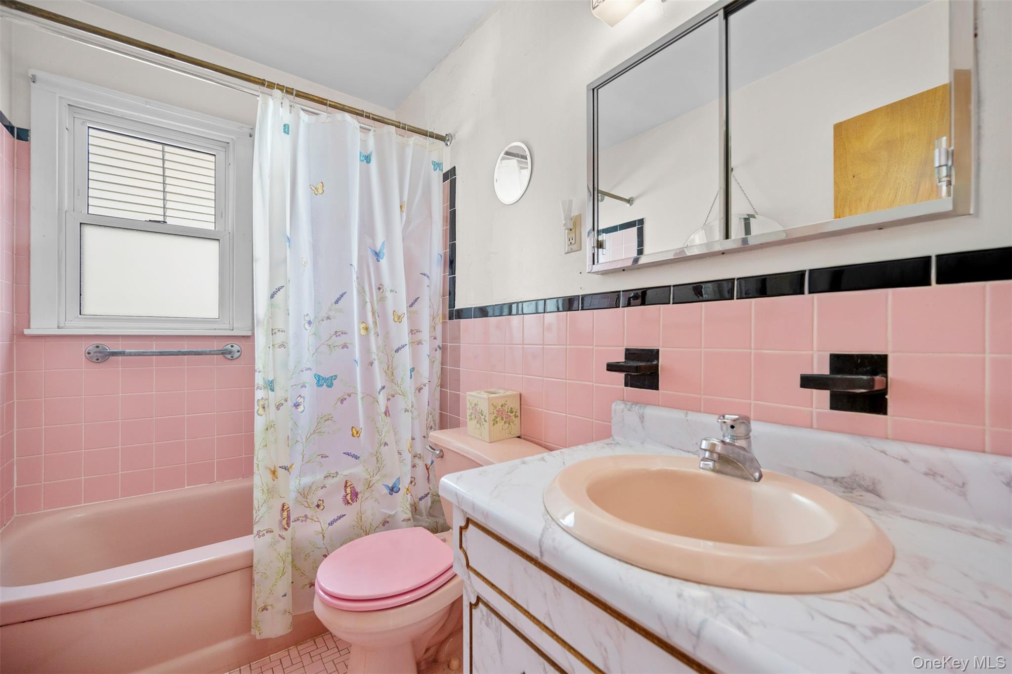 504 6th Avenue, New Hyde Park, NY 11040