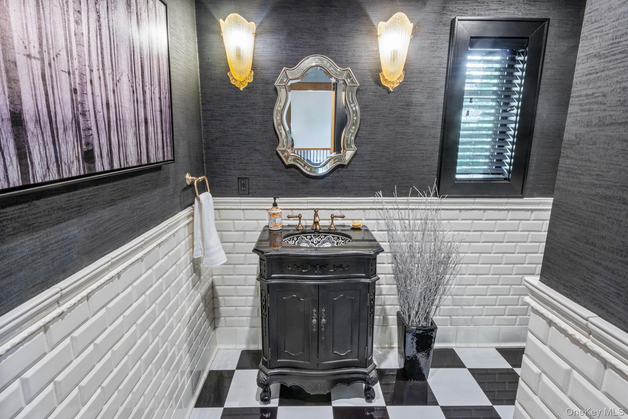 3 Blueberry Hill, Northport, NY 11768