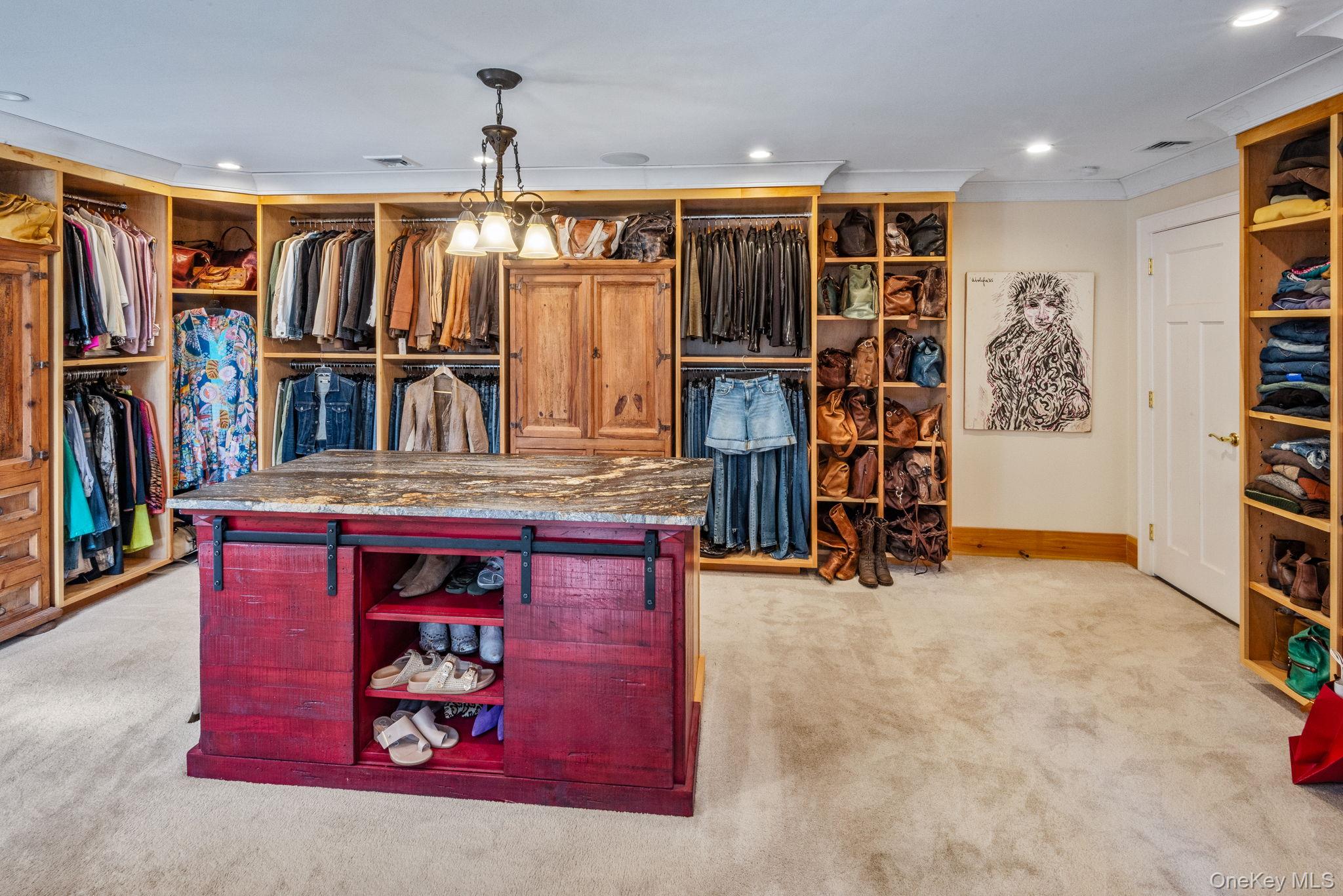 3 Blueberry Hill, Northport, NY 11768